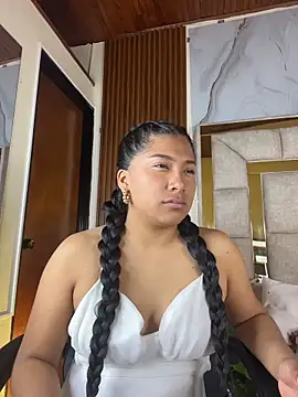 LinnaGardenia online show from February 15, 2:58 pm