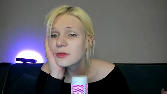 sashakiss99 online show from March 5, 8:21 pm