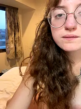 Snapshot of _foxygirl_ chatting on November 25, 8:14 am foxygirl online show from November 25, 8:14 am