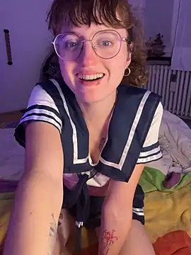 Snapshot of _foxygirl_ chatting on February 8, 9:18 pm foxygirl online show from February 8, 9:18 pm