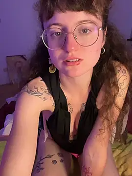 Snapshot of _foxygirl_ chatting on February 10, 4:55 pm foxygirl online show from February 10, 4:55 pm