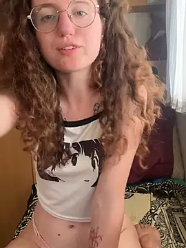 Snapshot of _foxygirl_ chatting on June 4, 9:59 am foxygirl online show from June 4, 9:59 am