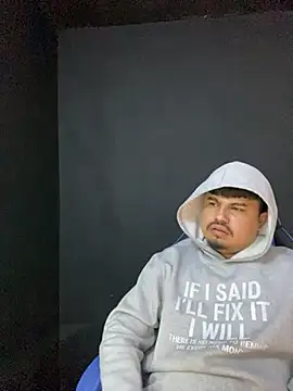Snapshot of DickMasterfindom chatting on May 5, 6:32 am DickMasterfindom online show from May 5, 6:32 am