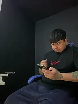 Snapshot of DickMasterfindom chatting on June 7, 10:46 pm DickMasterfindom online show from June 7, 10:46 pm