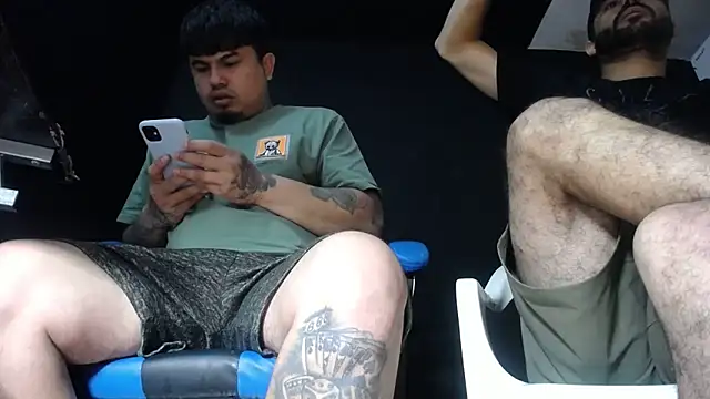 Snapshot of DickMasterfindom chatting on June 11, 2:53 am DickMasterfindom online show from June 11, 2:53 am