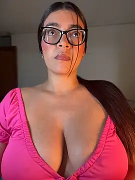 Snapshot of kathii95 chatting on May 18, 1:35 am kathii95 online show from May 18, 1:35 am