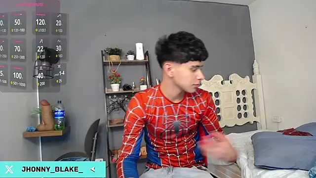 Snapshot of Jhonny-Blake chatting on December 18, 8:57 pm Jhonny-Blake online show from December 18, 8:57 pm