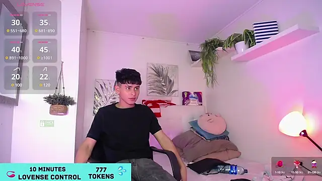 Snapshot of Jhonny-Blake chatting on January 22, 8:49 pm Jhonny-Blake online show from January 22, 8:49 pm