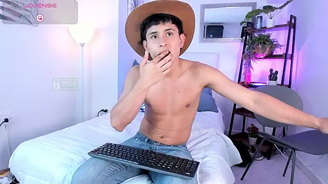 Snapshot of Jhonny-Blake chatting on May 22, 8:47 pm Jhonny-Blake online show from May 22, 8:47 pm