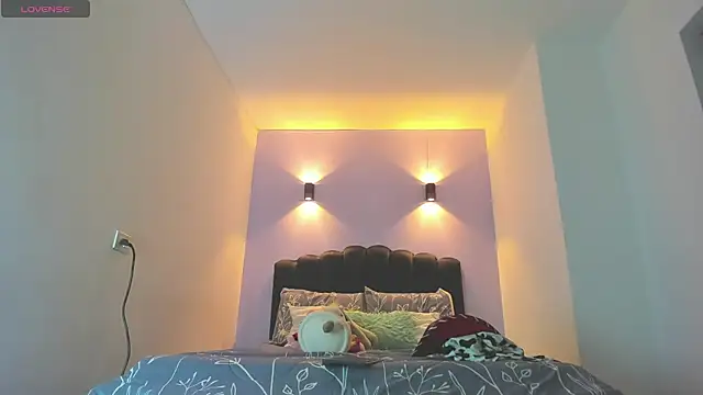 Sofia Clauss  online show from November 2, 2:47 am