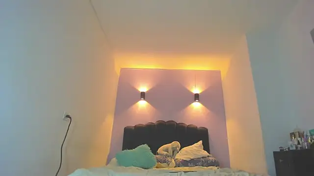 Sofia Clauss  online show from May 3, 5:02 am