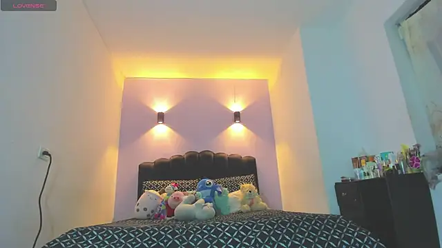 Snapshot of Sofia_Clauss_ chatting on May 17, 5:16 am Sofia Clauss online show from May 17, 5:16 am