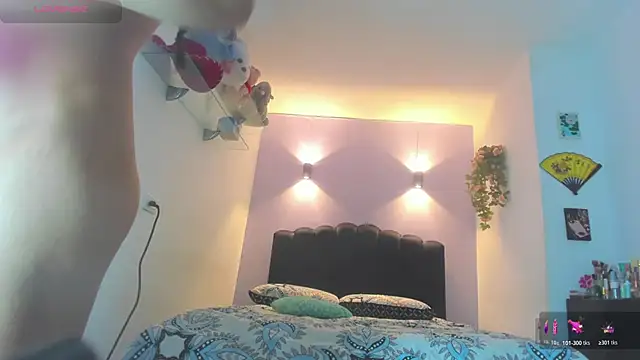 Snapshot of Sofia_Clauss_ chatting on June 2, 4:36 am Sofia Clauss online show from June 2, 4:36 am