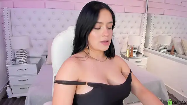 Yaaky  online show from February 7, 6:45 pm