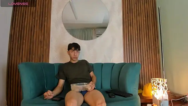 Snapshot of AlessandroDybala chatting on March 22, 6:25 pm AlessandroDybala online show from March 22, 6:25 pm