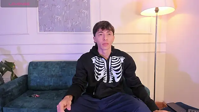 Snapshot of AlessandroDybala chatting on October 25, 12:23 pm AlessandroDybala online show from October 25, 12:23 pm