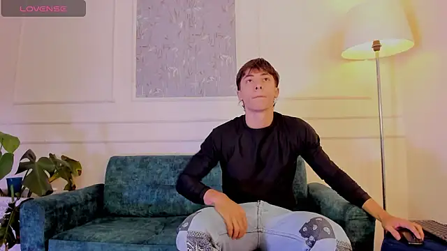 Snapshot of AlessandroDybala chatting on November 6, 12:28 pm AlessandroDybala online show from November 6, 12:28 pm