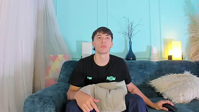 Snapshot of AlessandroDybala chatting on November 8, 12:16 pm AlessandroDybala online show from November 8, 12:16 pm