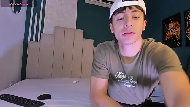 Snapshot of AlessandroDybala chatting on November 23, 12:16 pm AlessandroDybala online show from November 23, 12:16 pm