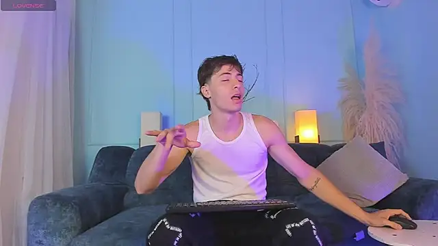 Snapshot of AlessandroDybala chatting on November 29, 12:41 pm AlessandroDybala online show from November 29, 12:41 pm