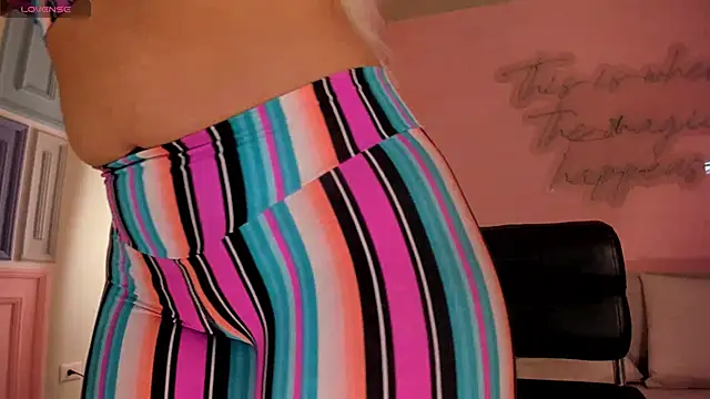 Snapshot of AnnaBrooks1 chatting on March 18, 7:31 pm AnnaBrooks1 online show from March 18, 7:31 pm