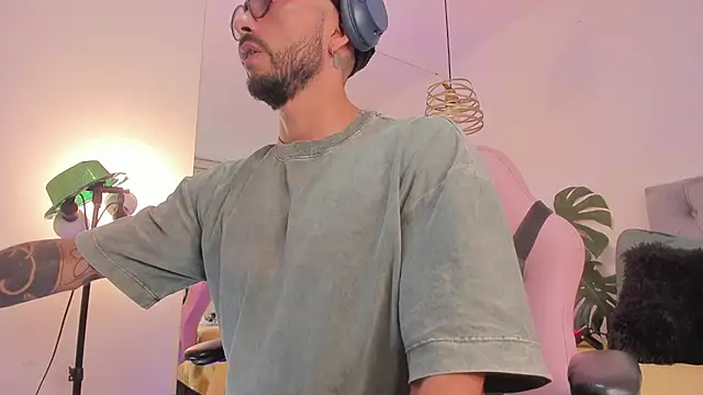 Tom cooper  online show from November 25, 1:11 pm