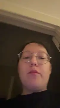 Snapshot of emigooflordXD chatting on November 11, 8:03 am emigooflordXD online show from November 11, 8:03 am