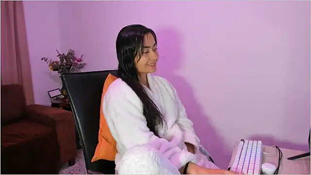 Lauren A online show from October 26, 5:46 am