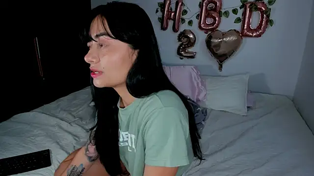 Lauren A online show from December 16, 12:54 pm