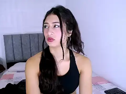 Snapshot of nataly_red chatting on December 15, 4:37 pm nataly red online show from December 15, 4:37 pm