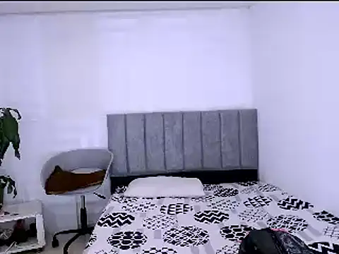 Snapshot of nataly_red chatting on December 22, 3:22 pm nataly red online show from December 22, 3:22 pm