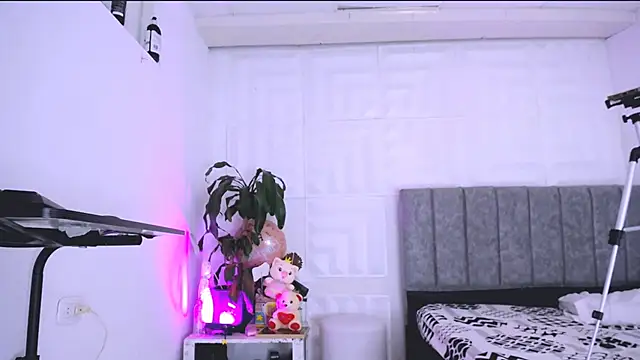 Snapshot of nataly_red chatting on February 27, 6:53 pm nataly red online show from February 27, 6:53 pm