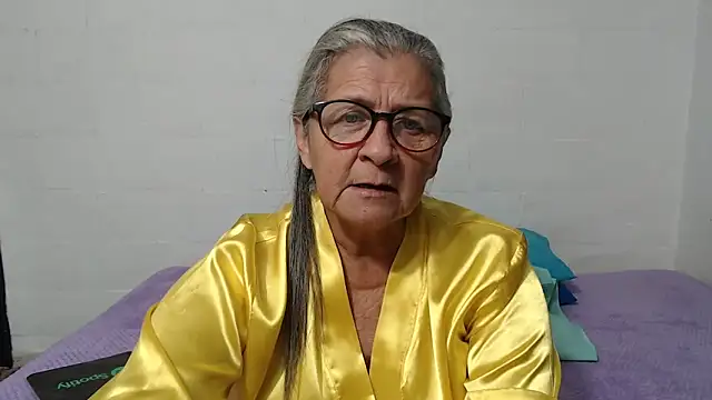Snapshot of candy_mature_ chatting on September 21, 12:40 pm candy mature online show from September 21, 12:40 pm