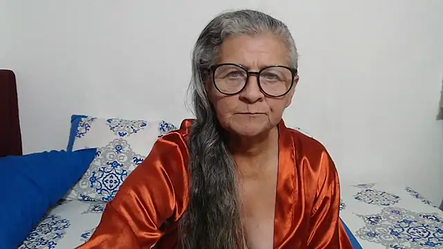 candy mature  online show from April 14, 11:00 pm