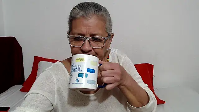 Snapshot of candy_mature_ chatting on May 24, 12:43 pm candy mature online show from May 24, 12:43 pm