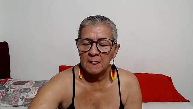 Snapshot of candy_mature_ chatting on May 26, 11:12 pm candy mature online show from May 26, 11:12 pm