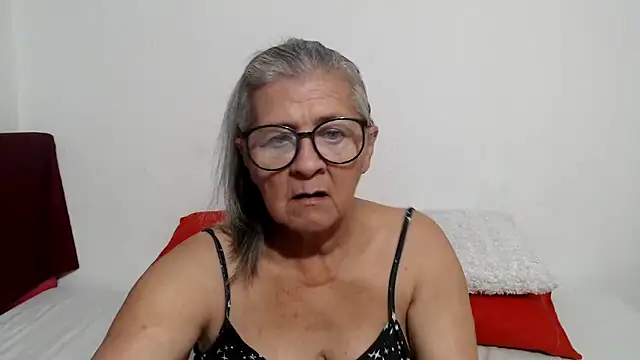 Snapshot of candy_mature_ chatting on June 1, 10:22 pm candy mature online show from June 1, 10:22 pm