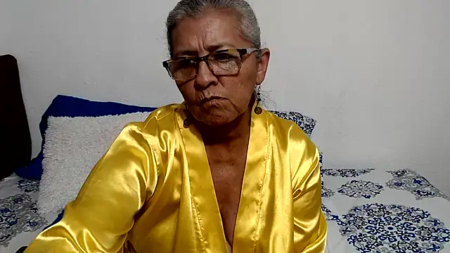 Snapshot of candy_mature_ chatting on June 3, 11:43 pm candy mature online show from June 3, 11:43 pm