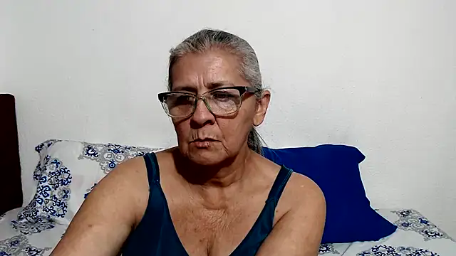 Snapshot of candy_mature_ chatting on June 15, 12:57 am candy mature online show from June 15, 12:57 am