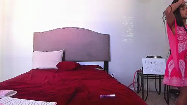 yiauana online show from November 10, 4:17 pm