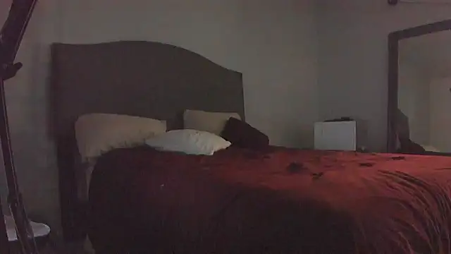 yiauana online show from February 12, 4:07 am