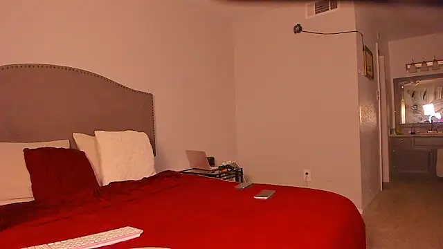 yiauana online show from March 5, 10:11 am