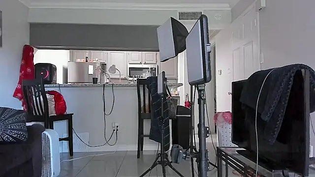 Snapshot of yiauana chatting on June 13, 11:35 pm yiauana online show from June 13, 11:35 pm