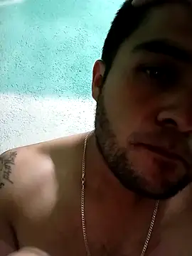 Snapshot of crowten chatting on November 18, 2:28 am crowten online show from November 18, 2:28 am