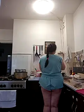 AvaLloyd online show from February 18, 2:49 pm