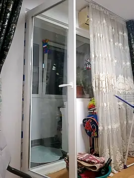 AvaLloyd online show from March 15, 7:05 pm