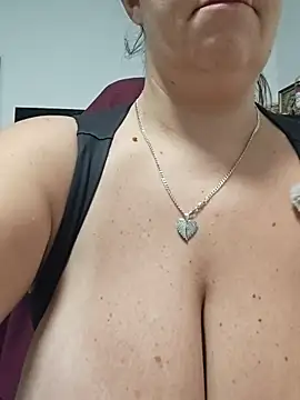 AvaLloyd online show from November 12, 3:07 am