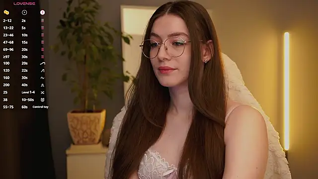 Snapshot of Ester_Hill chatting on February 20, 3:03 am Ester Hill online show from February 20, 3:03 am