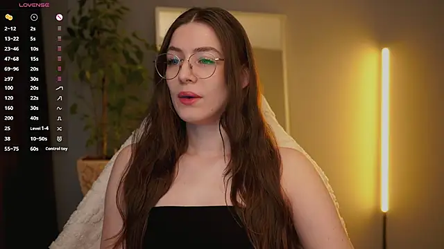 Snapshot of Ester_Hill chatting on February 27, 2:55 am Ester Hill online show from February 27, 2:55 am