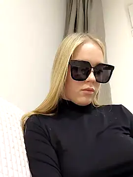 Little Forest ELF online show from December 4, 8:40 pm